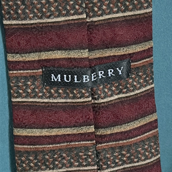Mulberry Designer Men’s Italian Hand Sewn Silk Necktie with Striped Print - Picture 3 of 5